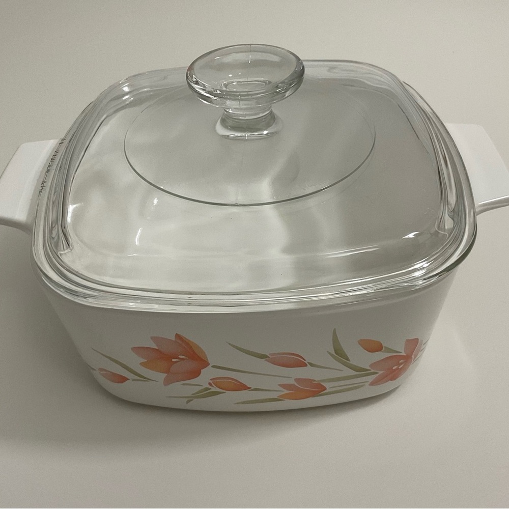 Corning Ware Casserole Baking Dish 1.5 liter capacity with Pyrex lid